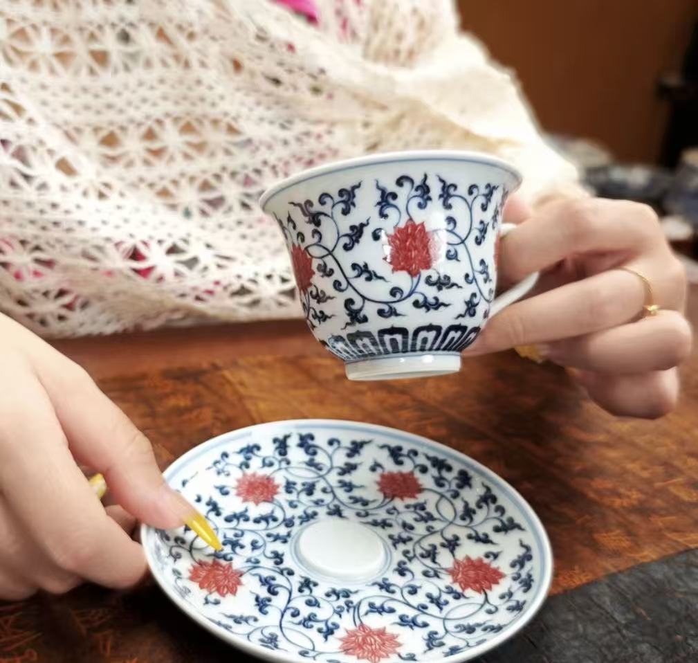 景德镇手工手绘青花釉里红缠枝莲咖啡杯