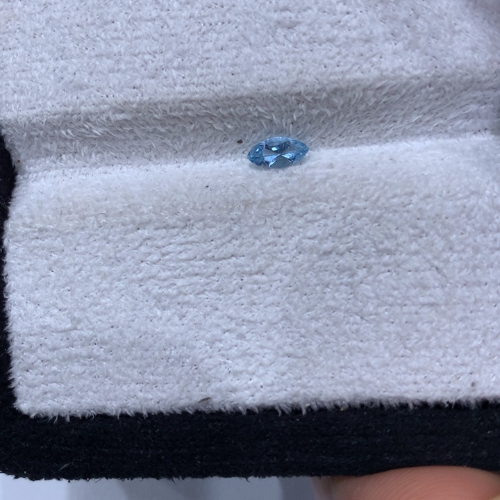 海蓝宝石笔搁未镶嵌0.21克拉