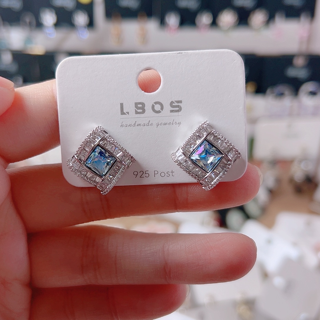 锆石纯铜合金耳环的