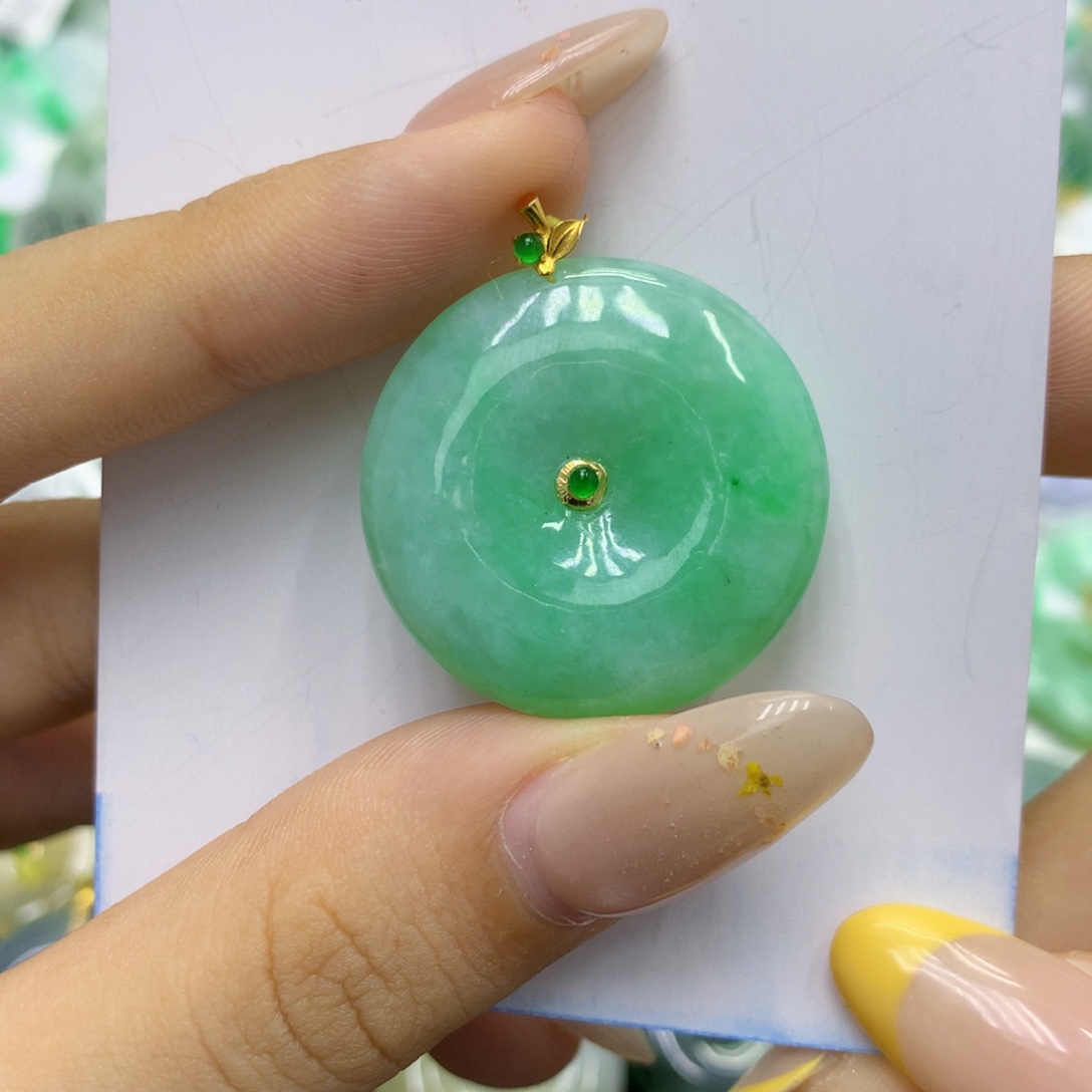 翡翠18K金镶嵌颈饰