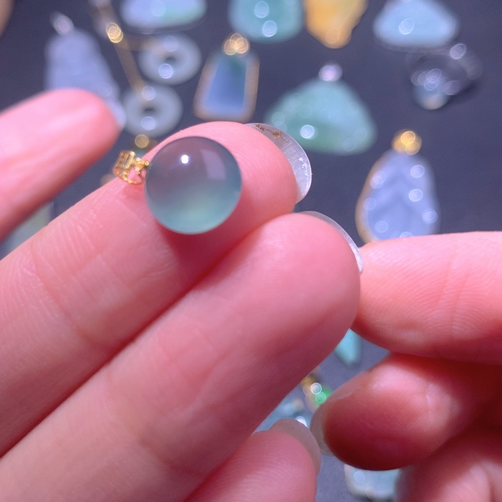 颈饰18K金镶嵌翡翠翡翠