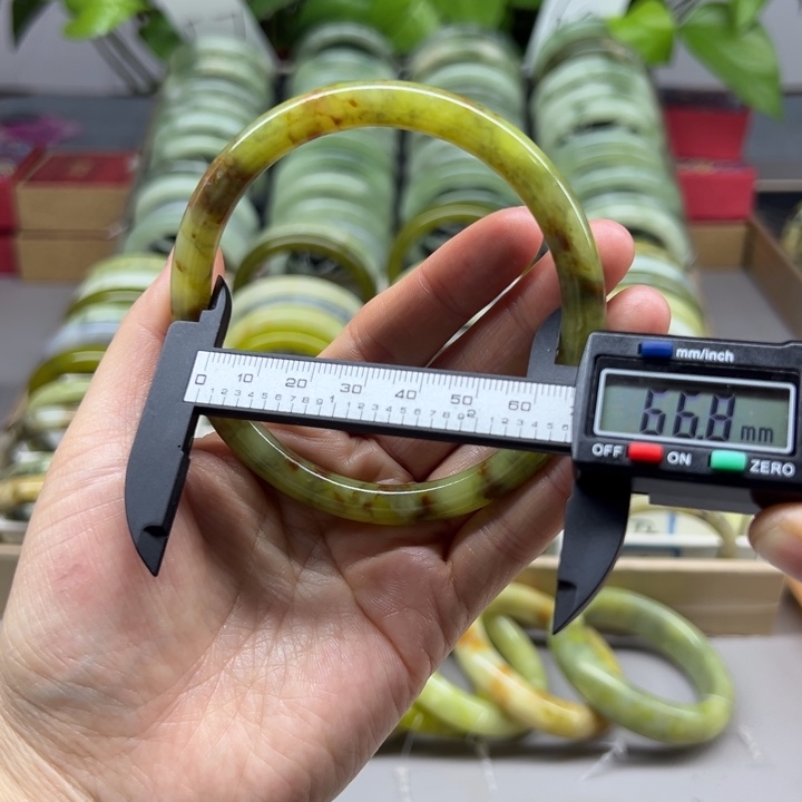 蛇纹石玉未镶嵌手镯54