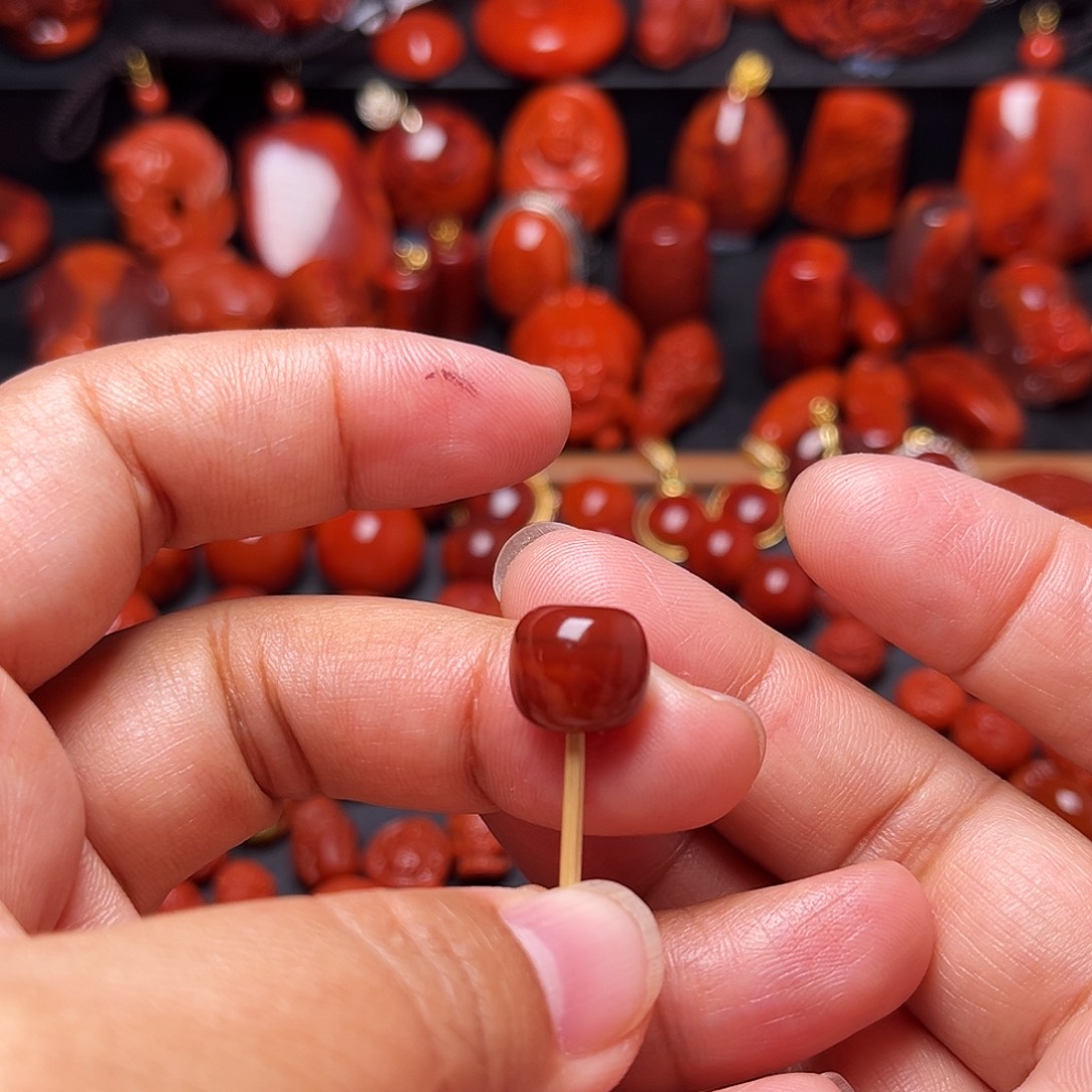 南红玛瑙未镶嵌配饰牛血火焰纹老型11.3mm