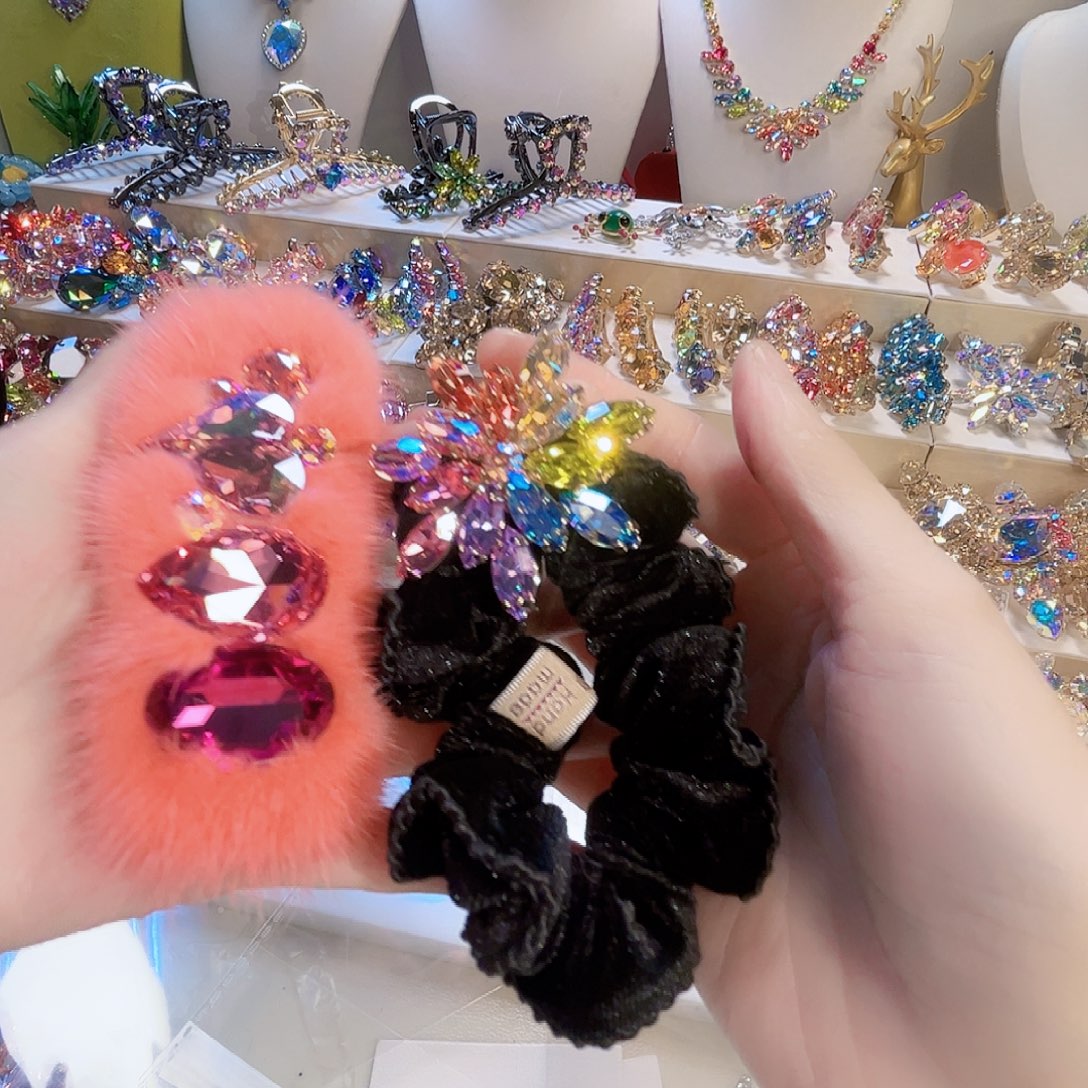 玎***玎大理石铁合金施华发