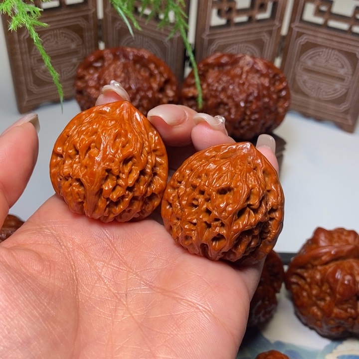 文玩核桃吊坠盘龙虎头36尺