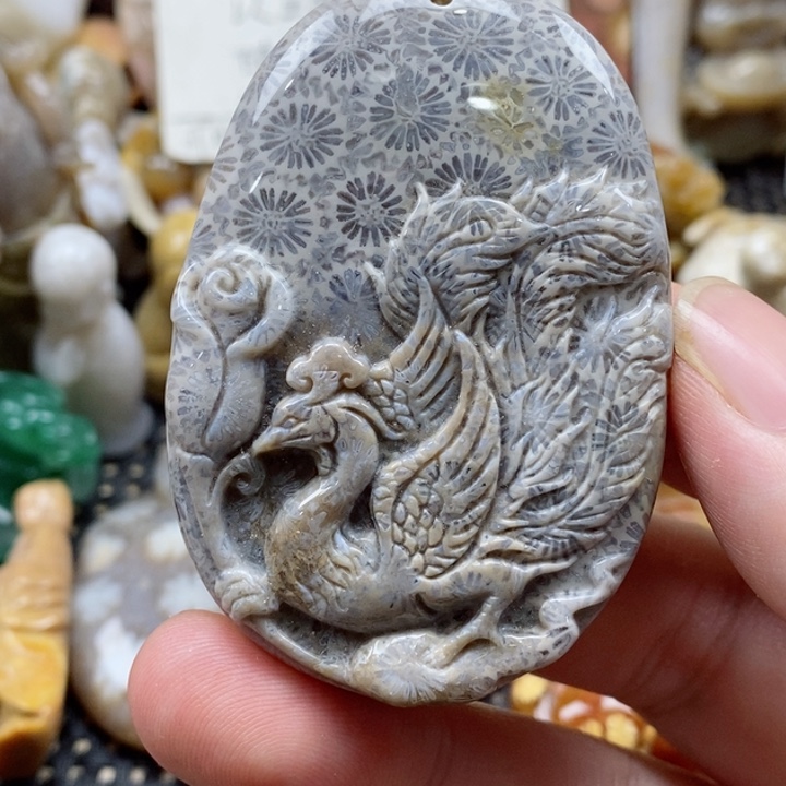 硅化珊瑚（珊瑚玉）颈饰未镶嵌