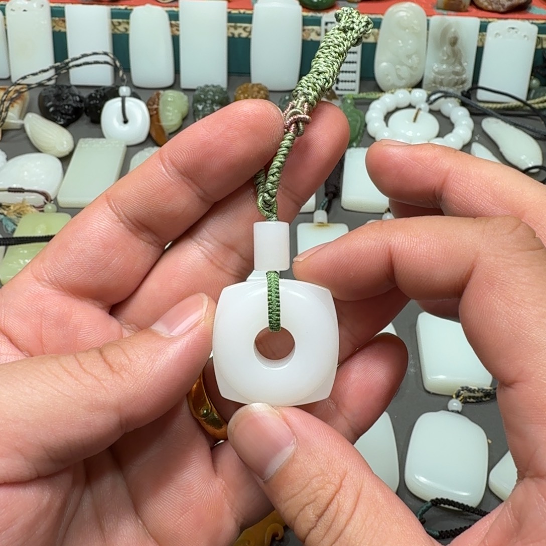 和田玉未镶嵌吊坠(不含链)