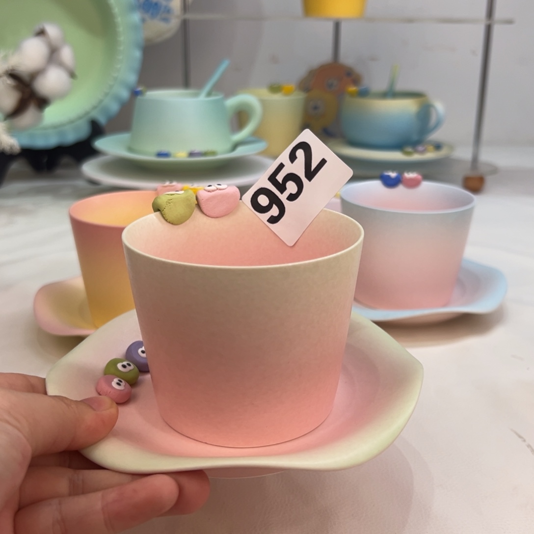 陶摆件春日蜜桃猪口杯/花浪盘952