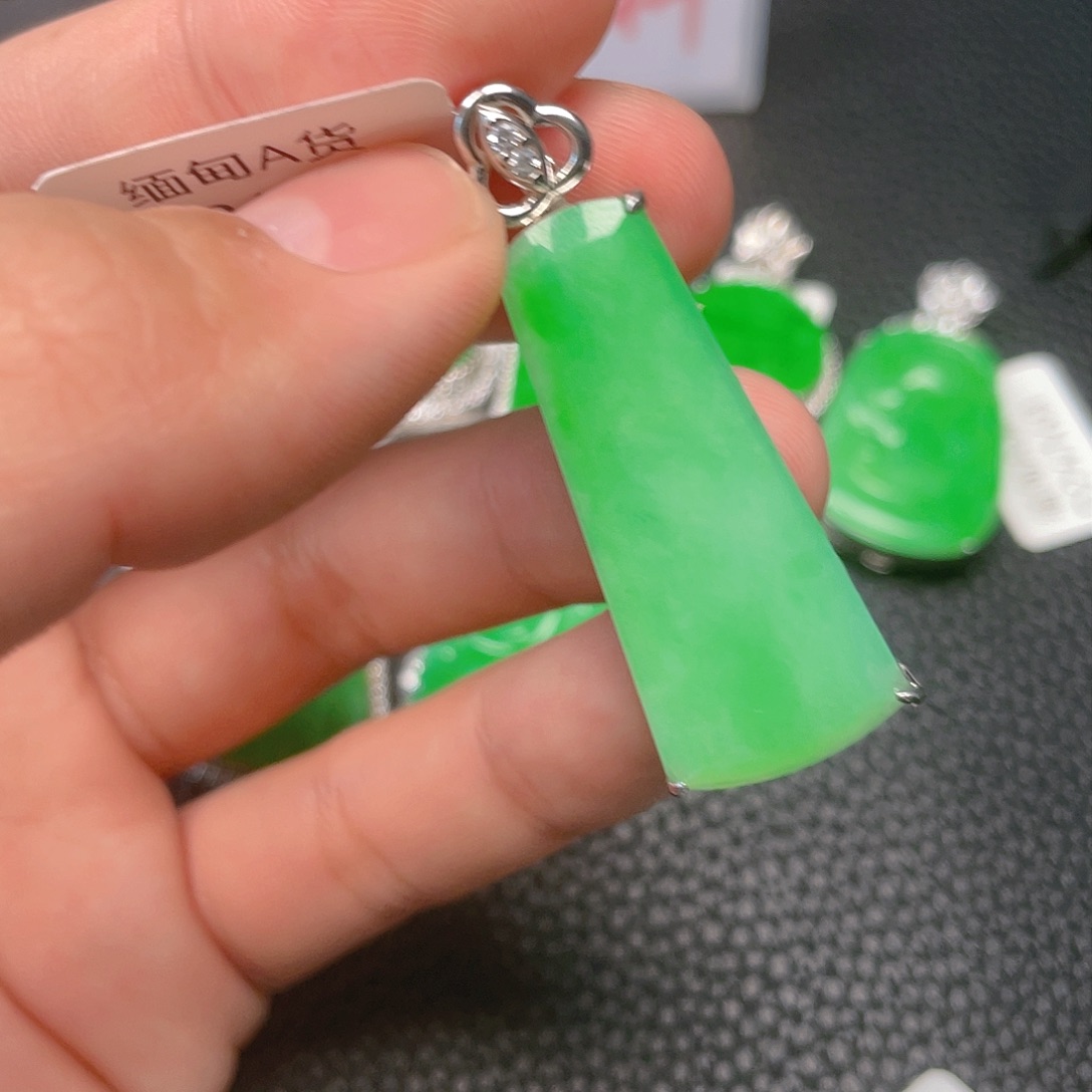 【闪购商品】翡翠吊坠(不含链)银S925镶嵌