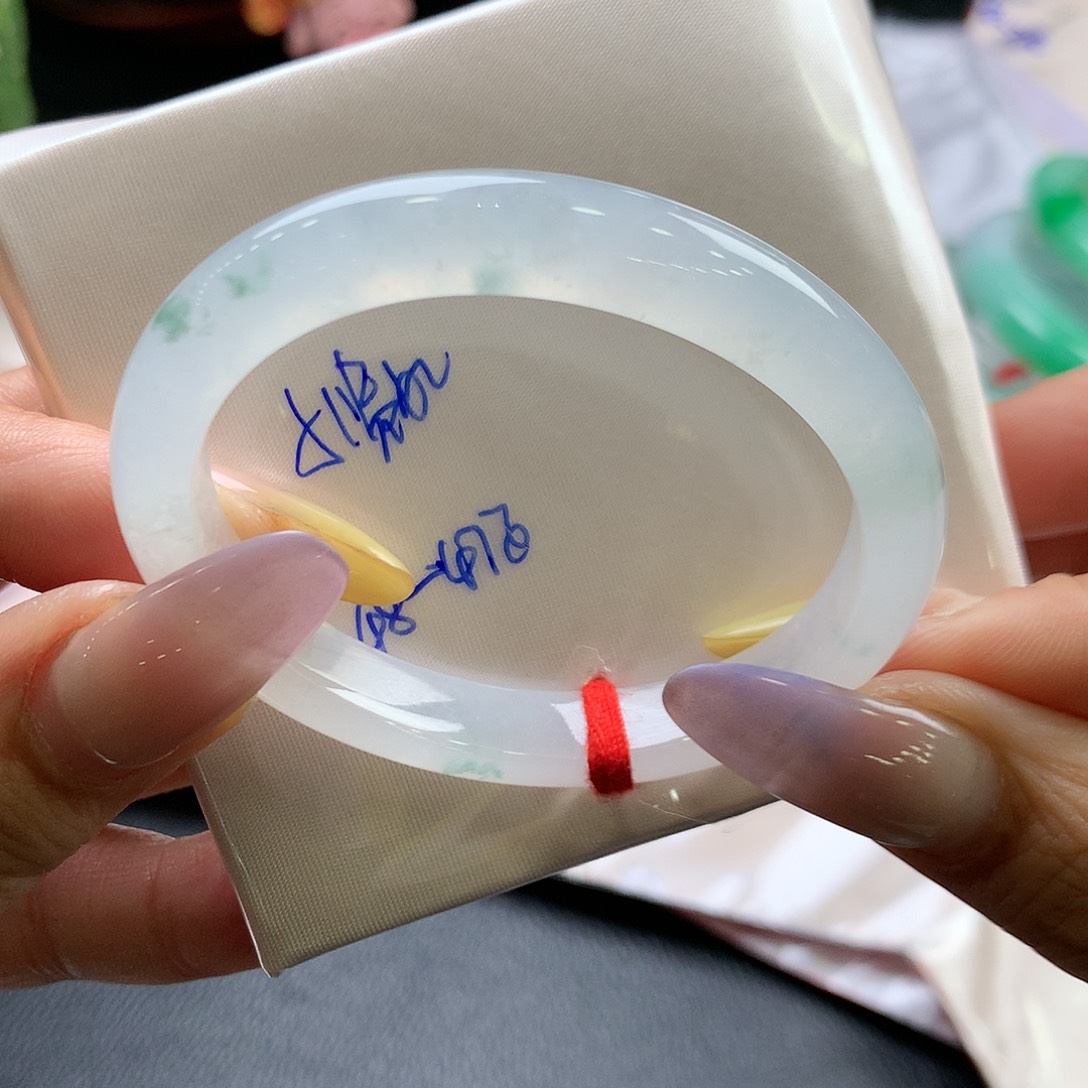 翡翠未镶嵌手镯51贵妃