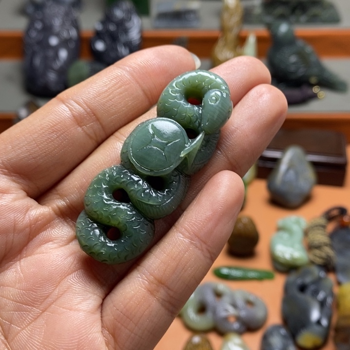 和田玉颈饰未镶嵌