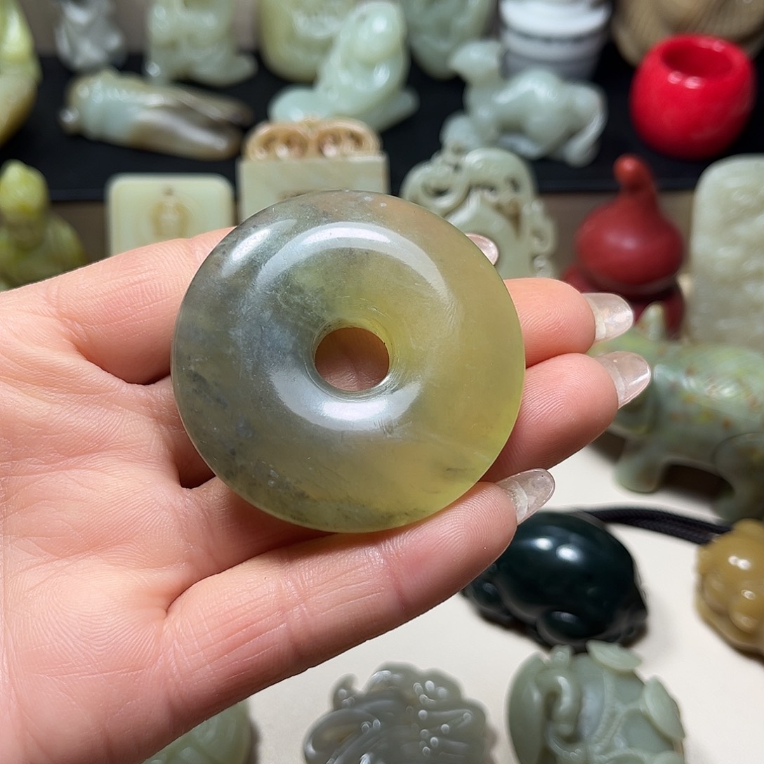 白玉菩提吊坠白玉菩提吊坠