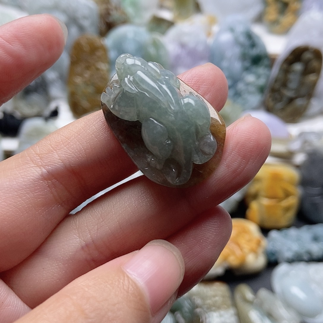 翡翠未镶嵌颈饰翡翠