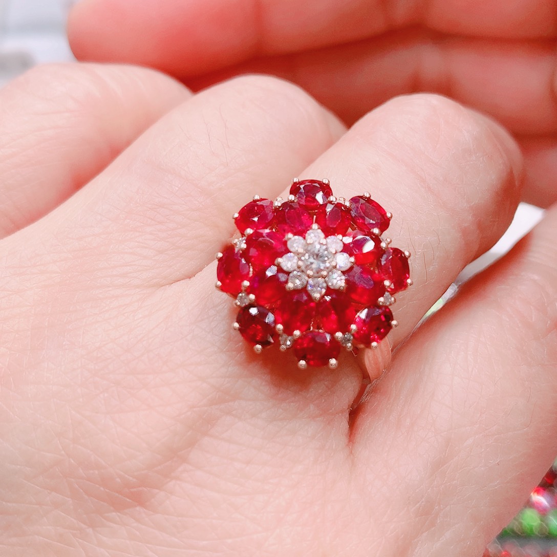 红宝石戒指18K金镶嵌