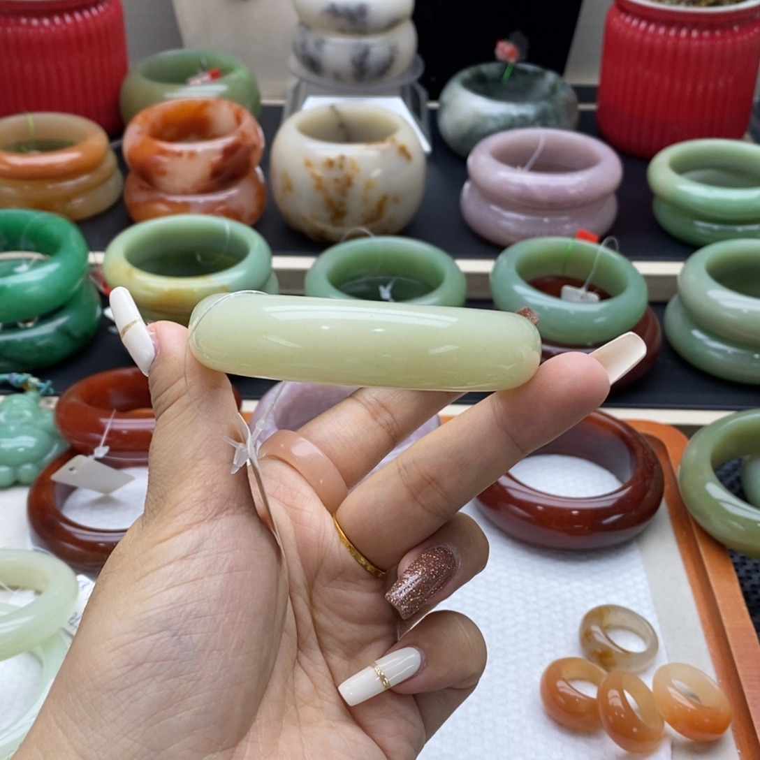 石英质玉未镶嵌手链