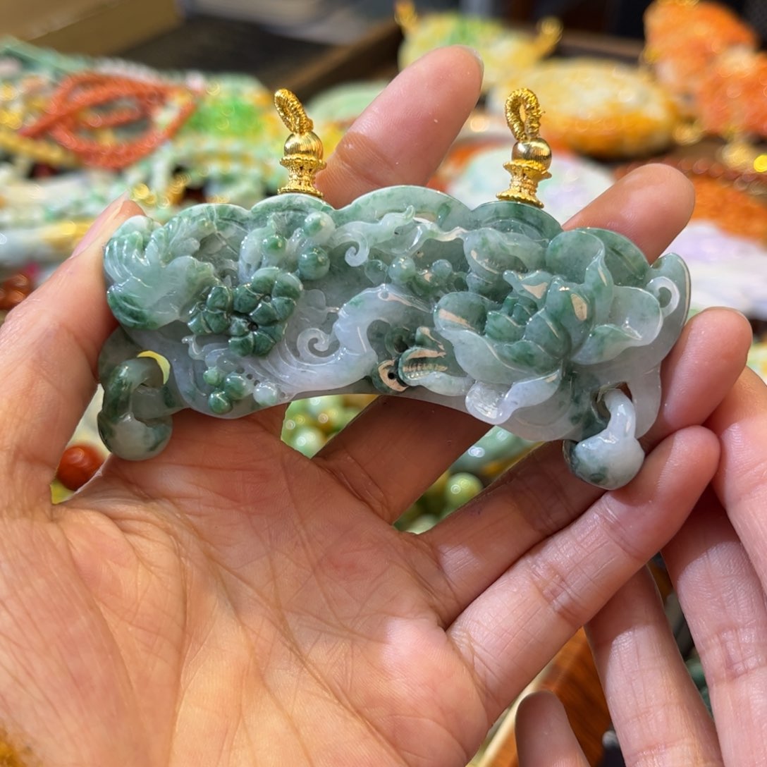 翡翠颈饰未镶嵌待编款