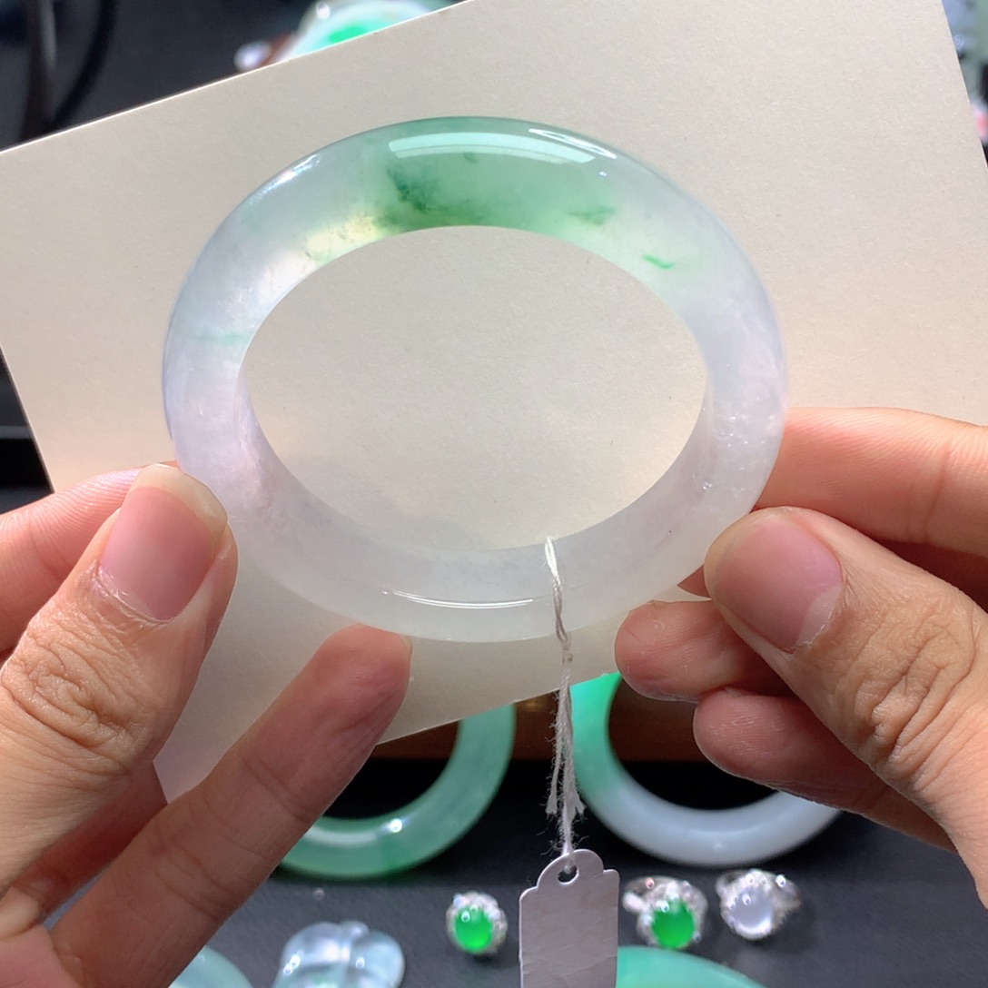 翡翠未镶嵌手镯正圈