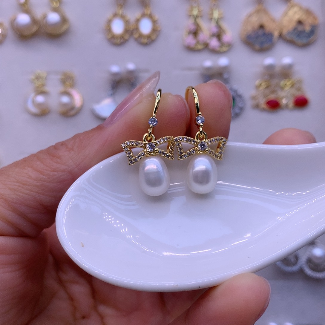 淡水珍珠耳饰合金