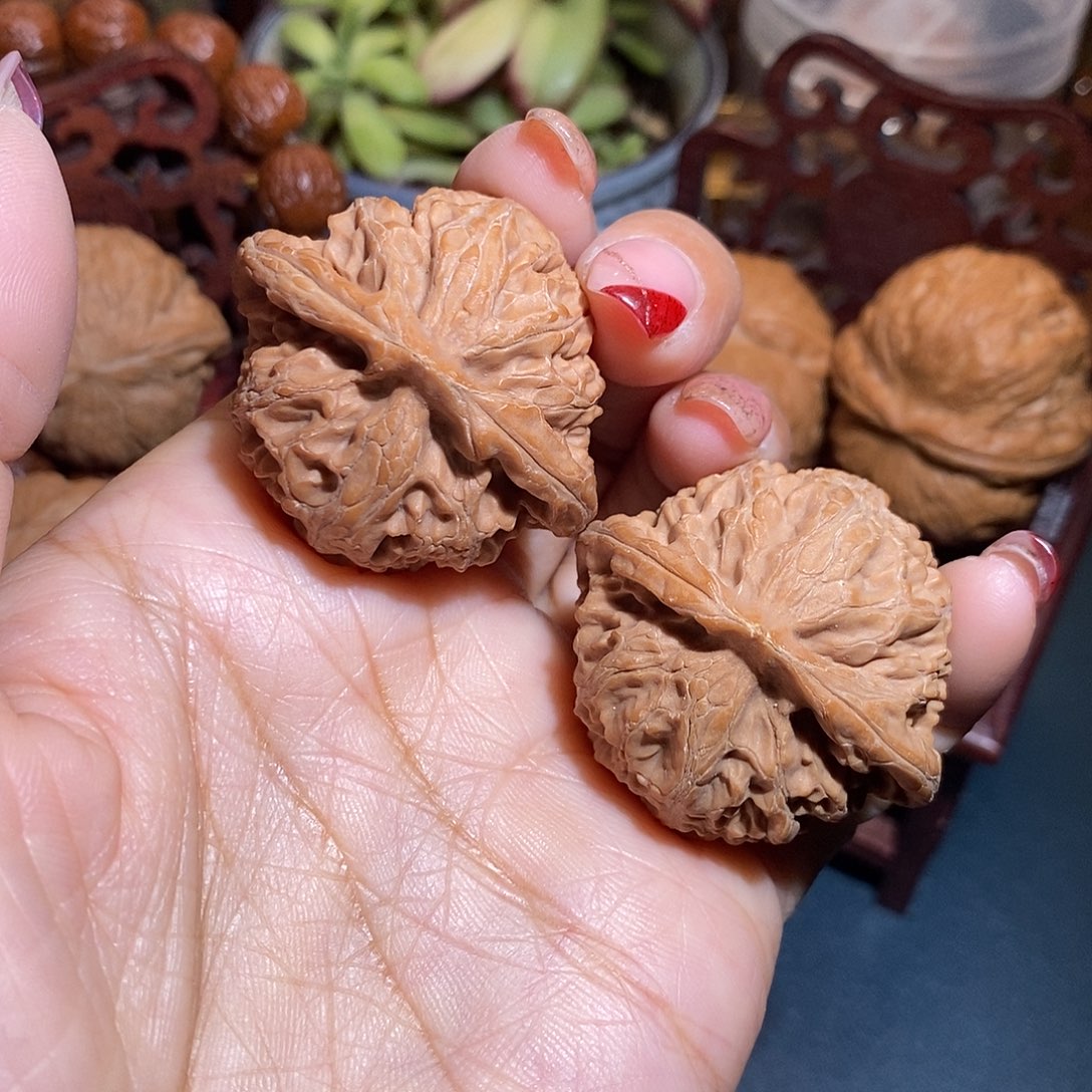 文玩核桃把件40宫灯