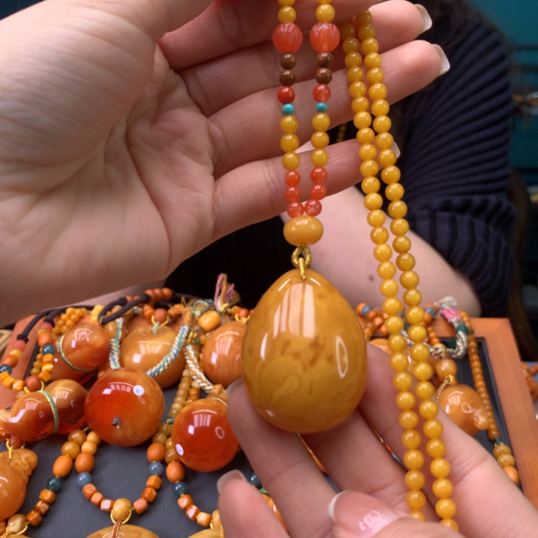 蜜蜡未镶嵌颈饰水滴