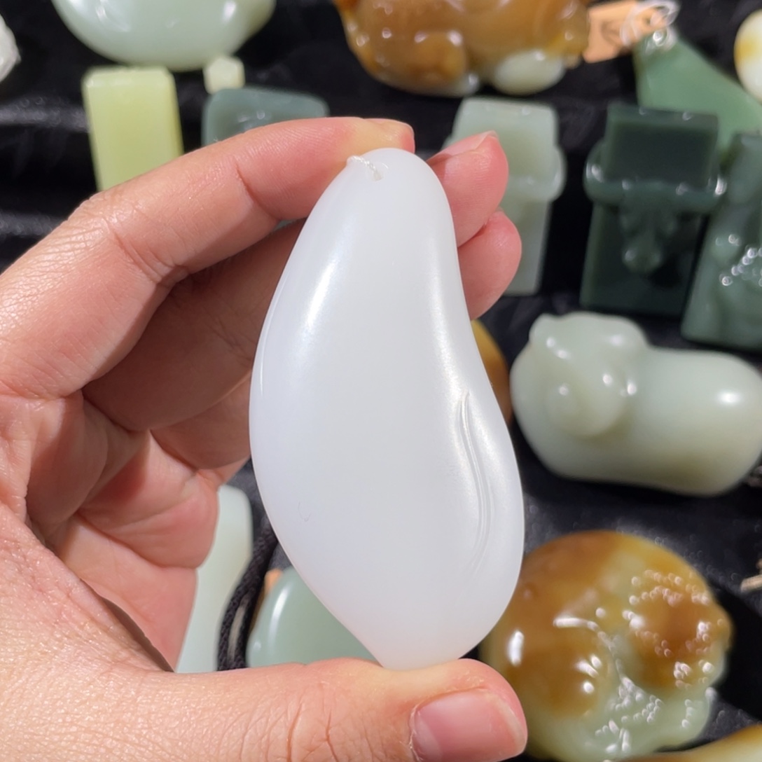 风***人和田玉未镶嵌挂件