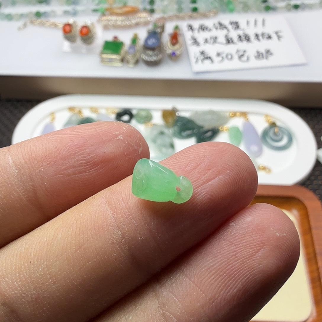 翡翠散珠冰果阳小莲蓬，下提溜款