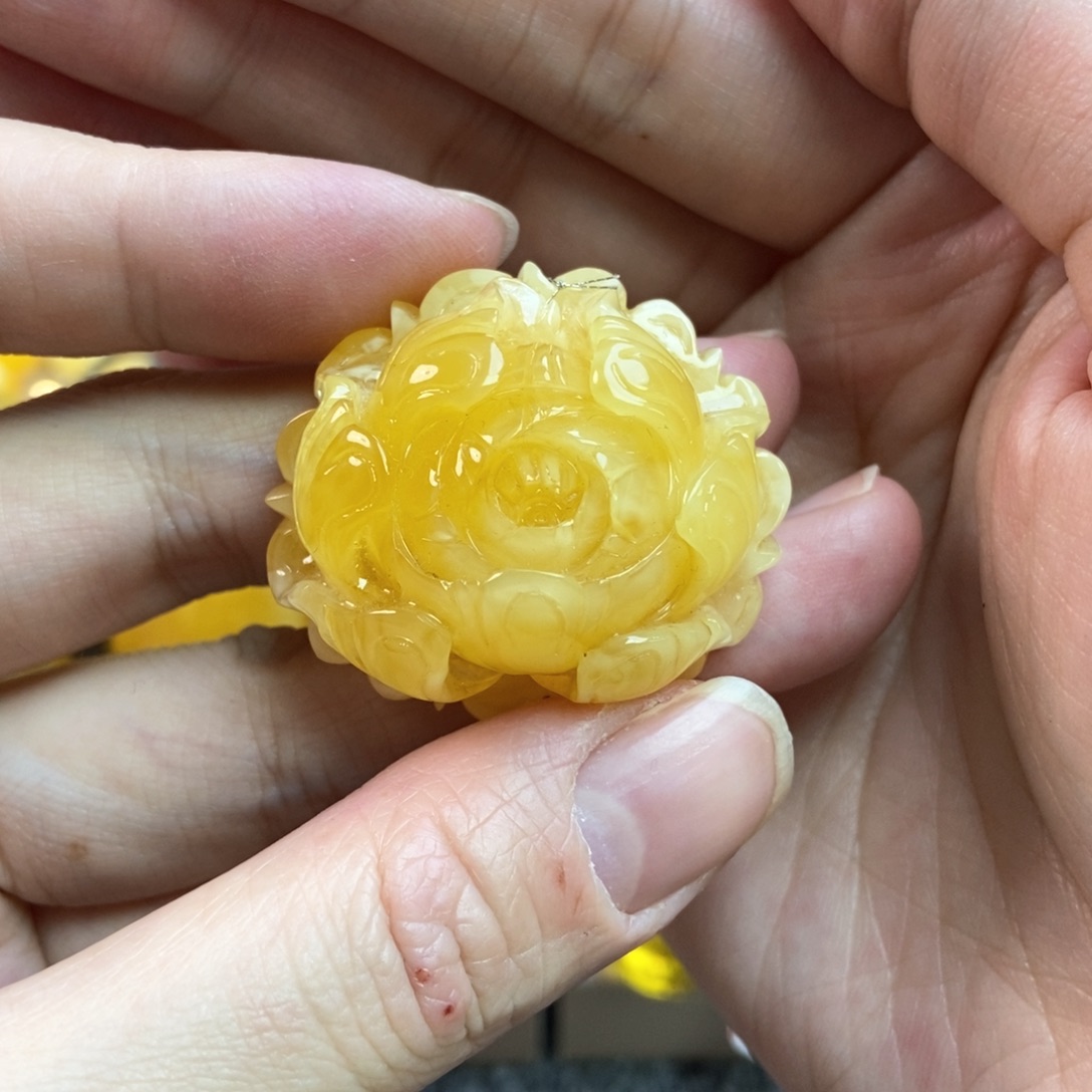 琥珀珠宝奇石未镶嵌