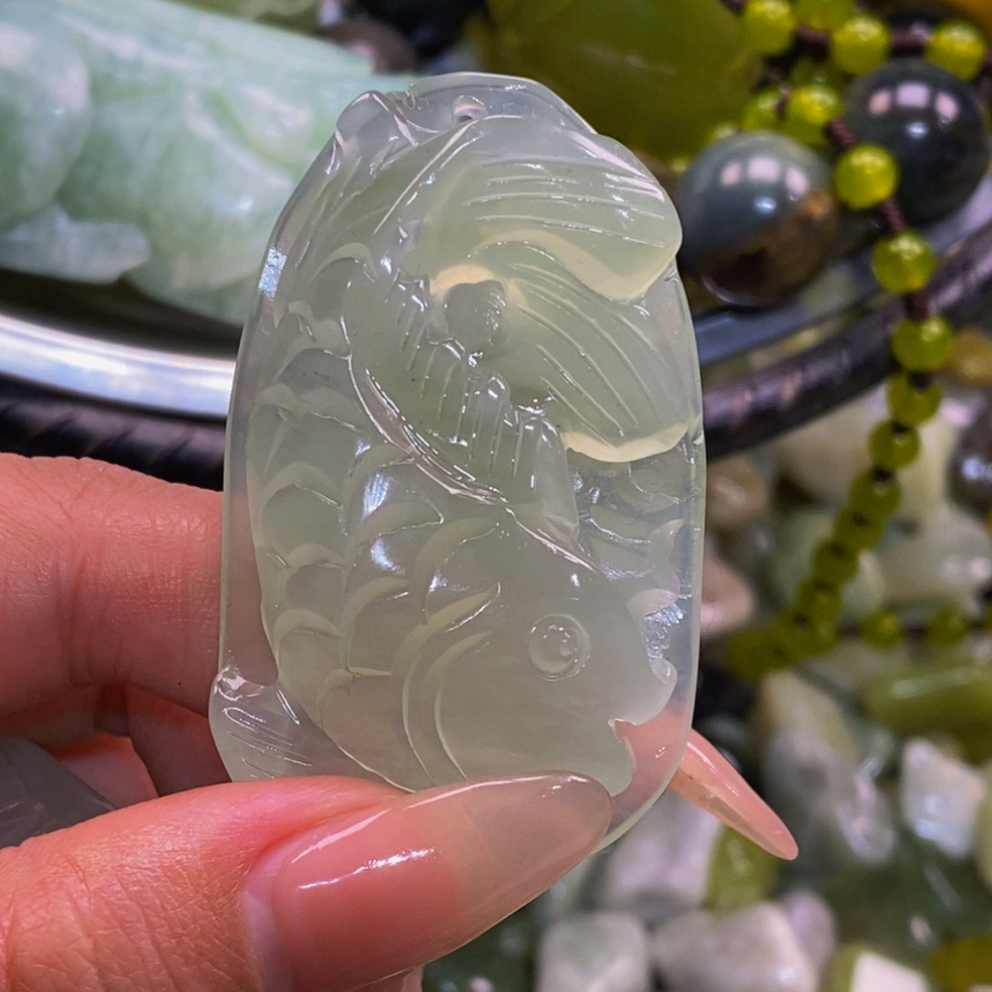 蛇纹石玉颈饰未镶嵌