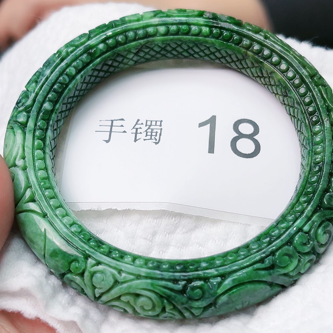 翡翠颈饰未镶嵌手镯54-55