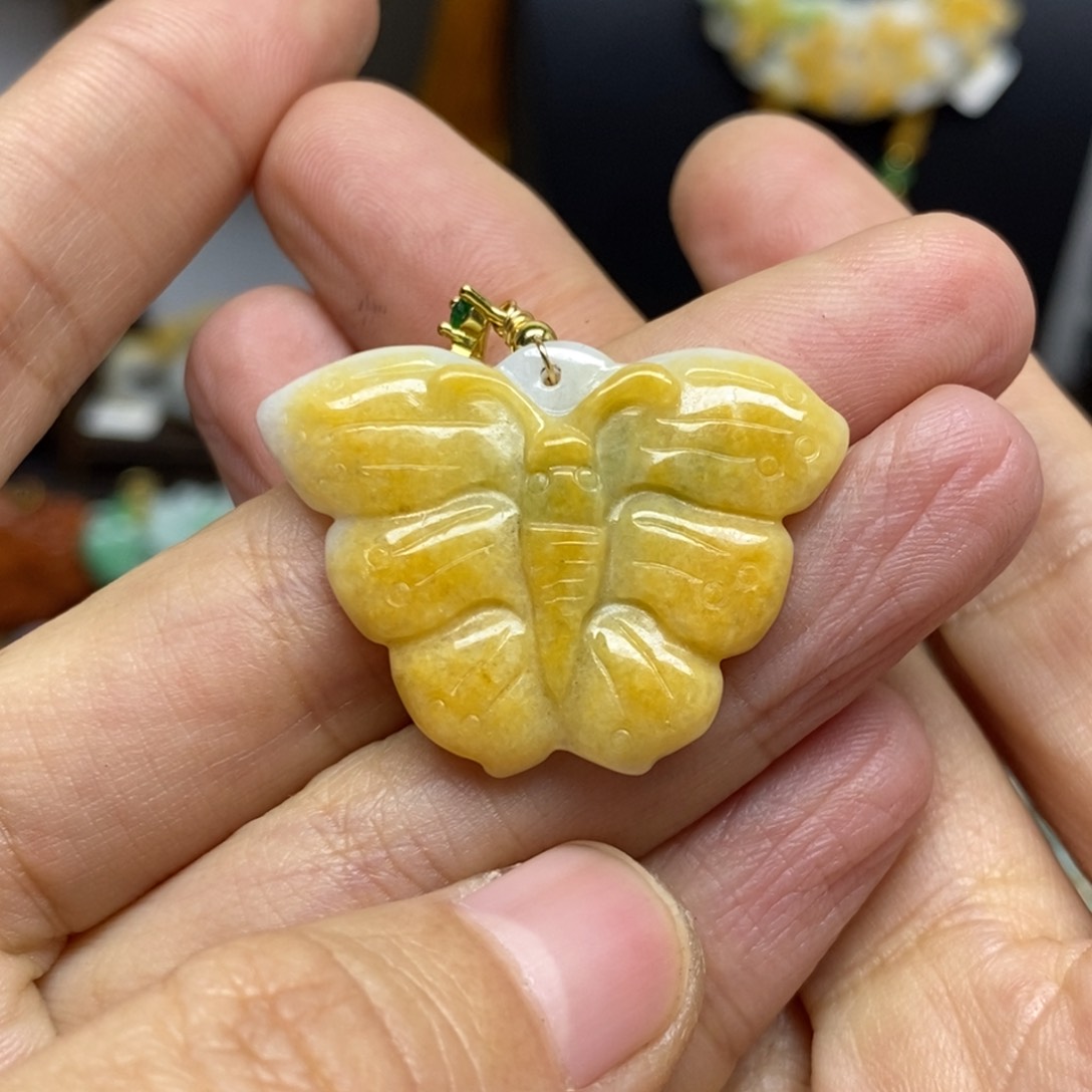 翡翠颈饰未镶嵌翡翠