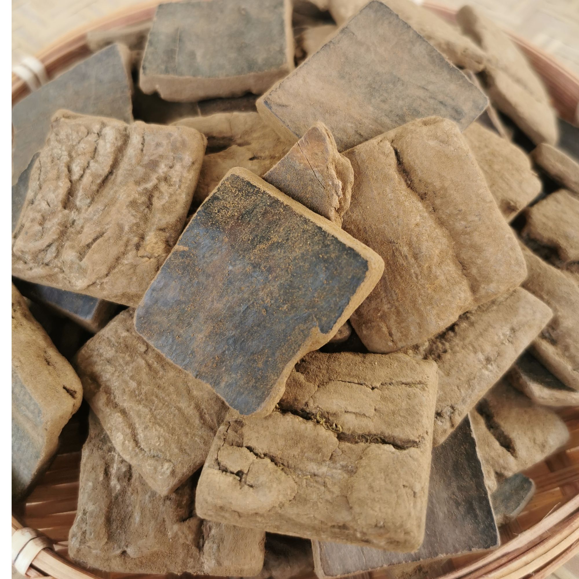农家深山老树皮盐制杜仲泡酒煮水茶煲汤