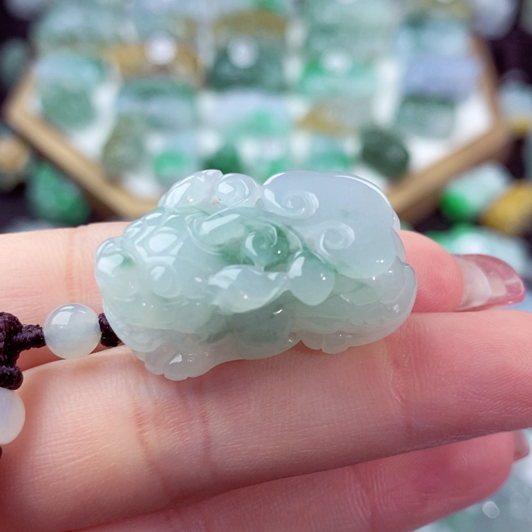 翡翠颈饰未镶嵌天然