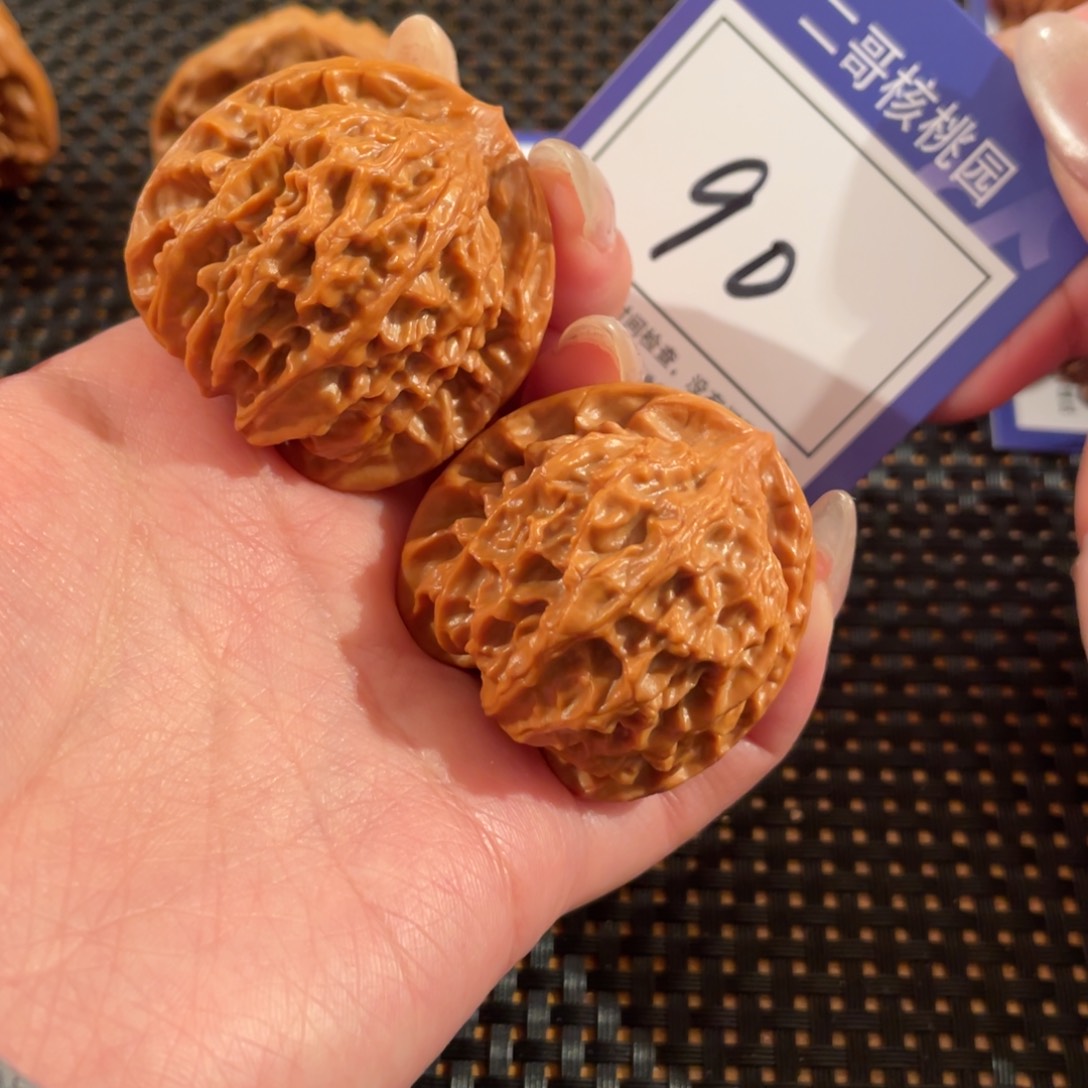 文玩核桃把件90号39尺花莲