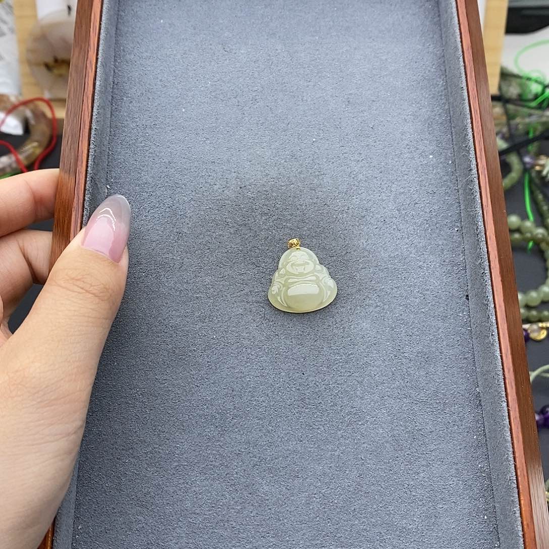 和田玉吊坠(不含链)18K金镶嵌