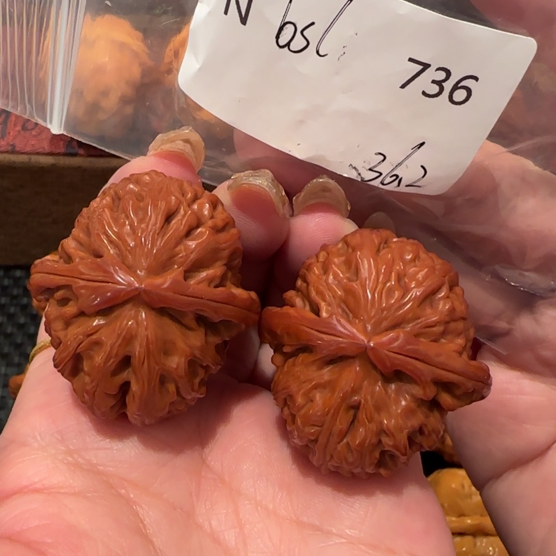 桃核吊坠白狮子36精品