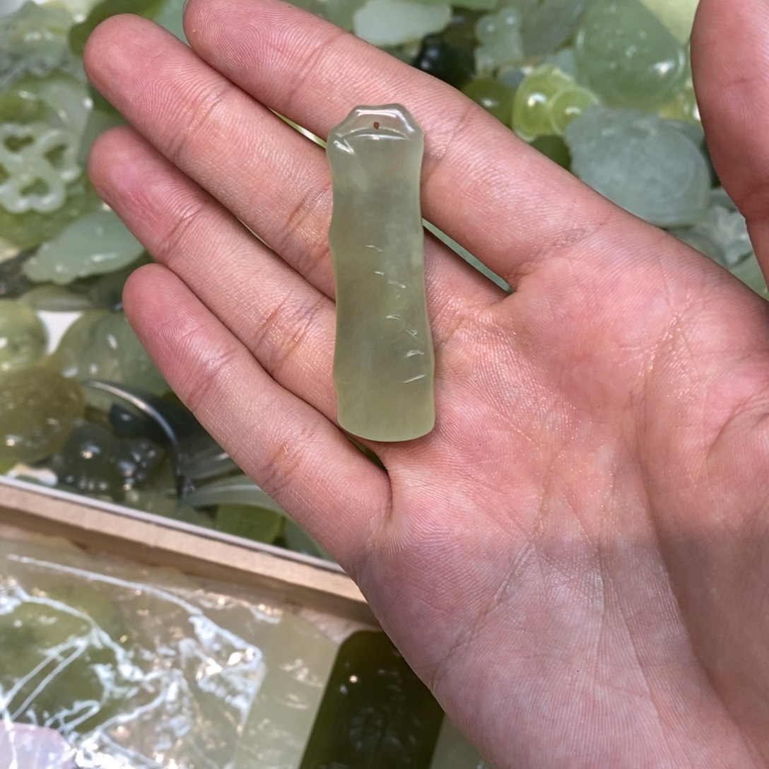 岫玉未镶嵌吊坠(不含链)两单包邮