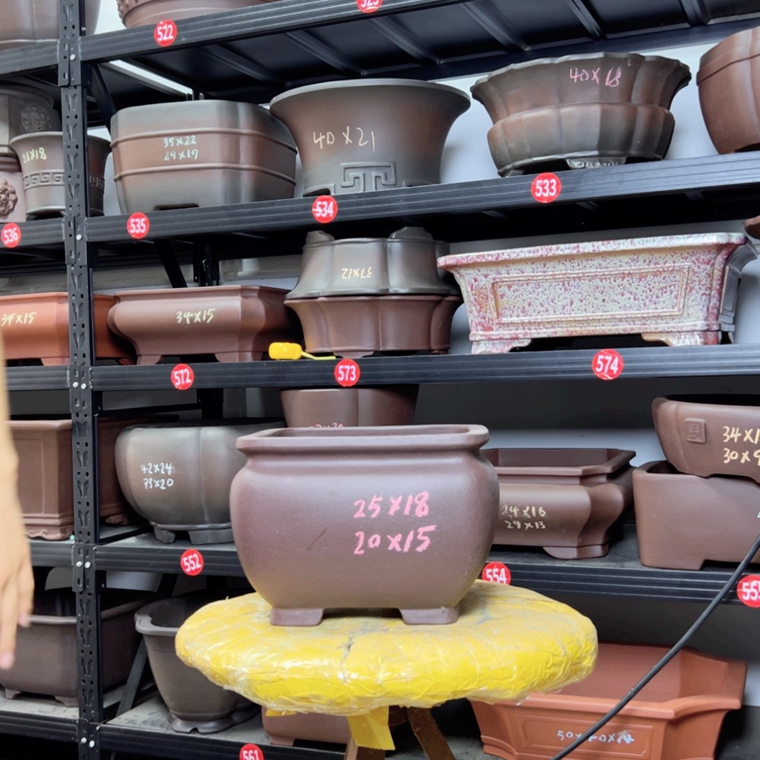 紫砂花盆呜呜呜呜