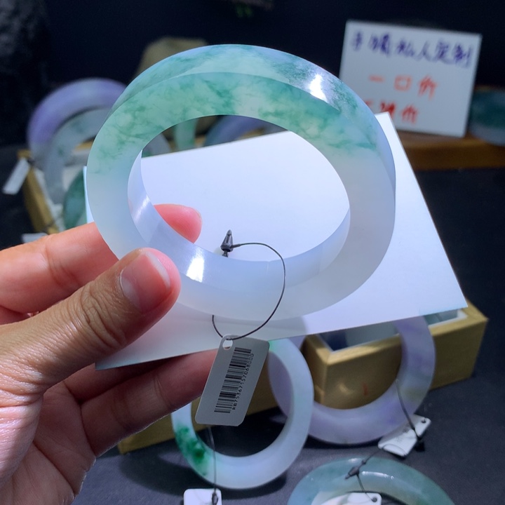 定制翡翠未镶嵌翡翡手镯