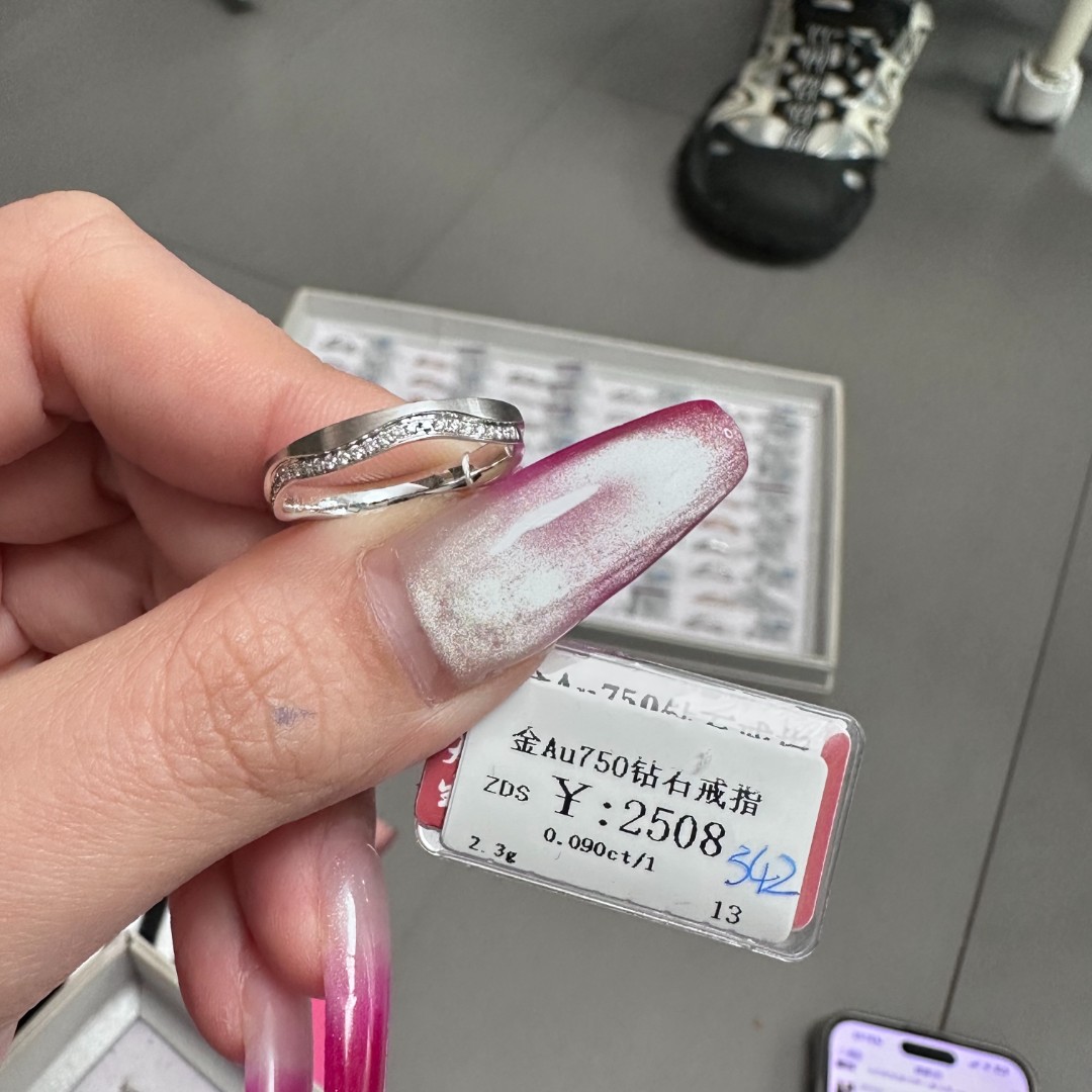 18k金au750k白生子家戒指商家编码342