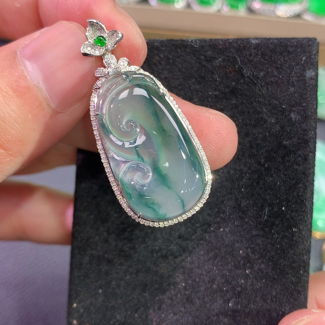 翡翠吊坠(赠链)18K金镶嵌