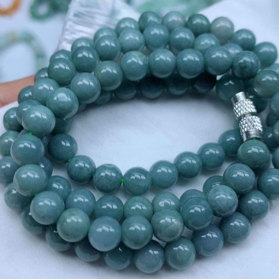 翡翠颈饰未镶嵌手串