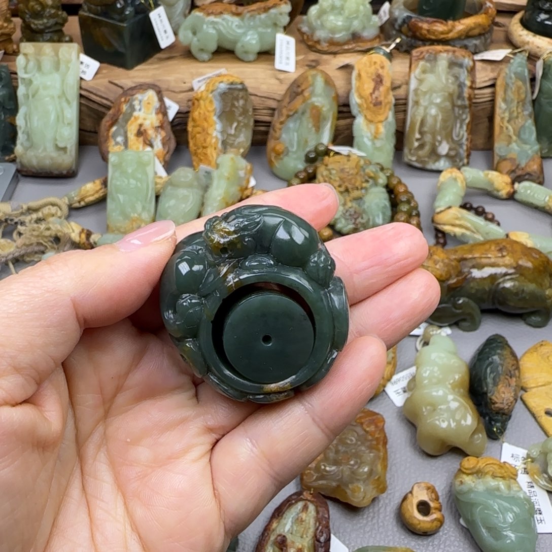 用***4岫岩河磨玉（透闪石质玉）未镶嵌珠宝奇石