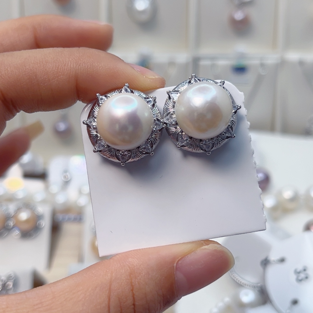 淡水珍珠银S925镶嵌耳饰