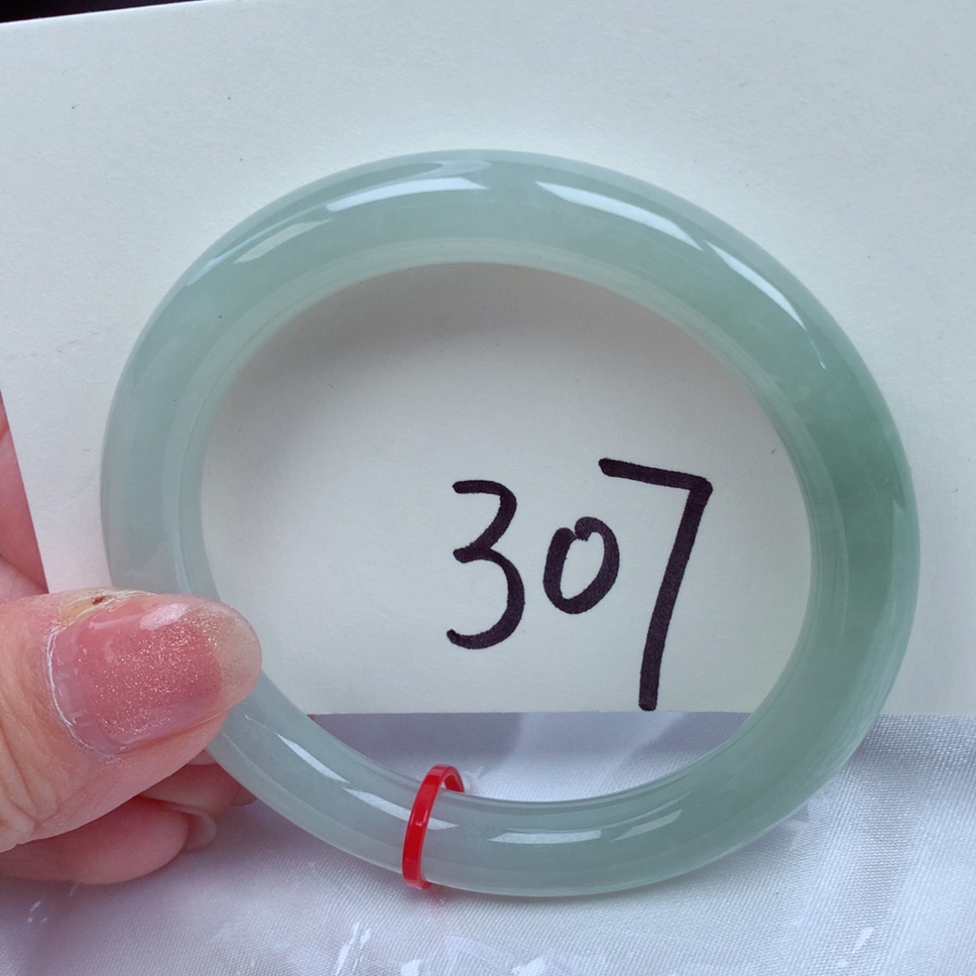 翡翠手镯未镶嵌翡翠