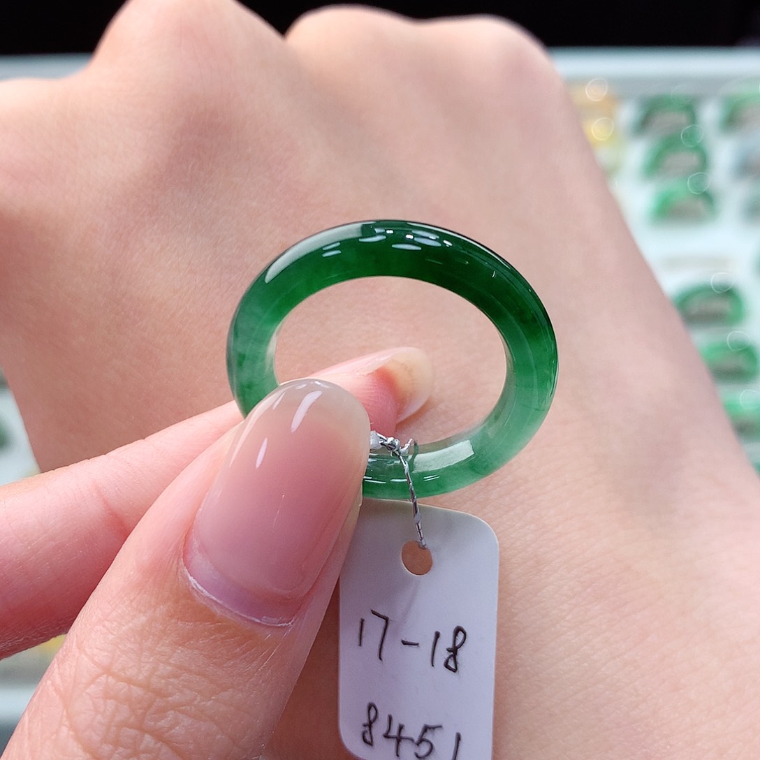 翡翠戒指未镶嵌17.18号