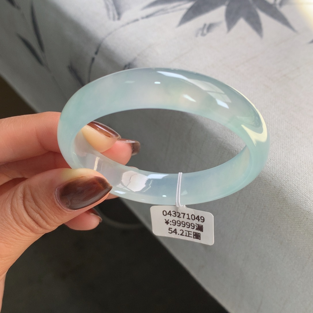 翡翠手镯未镶嵌冰胶莹光晴蓝手镯