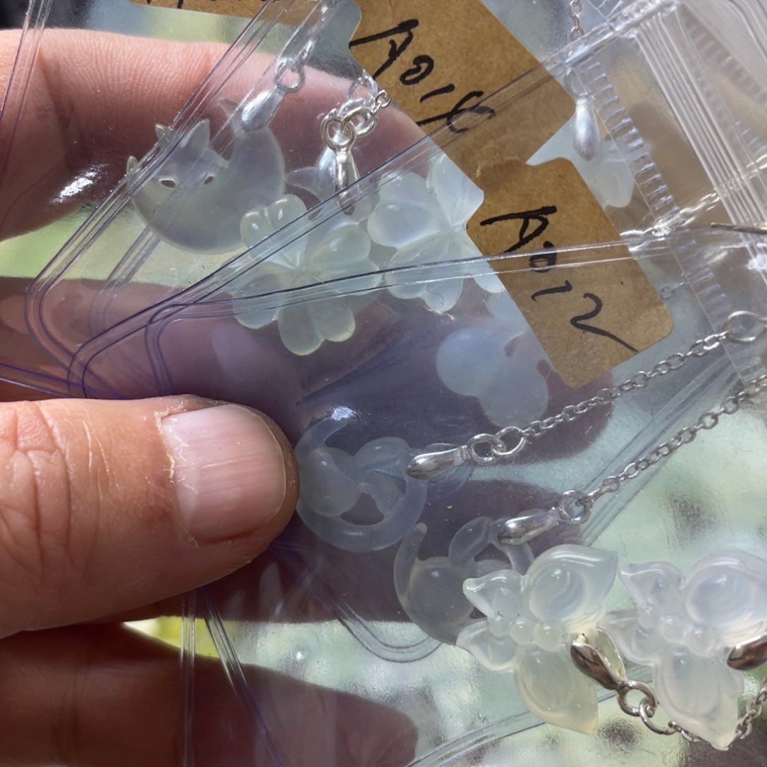 蛇纹石玉颈饰未镶嵌任选一对