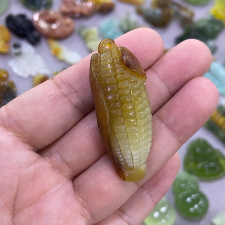 蛇纹石玉未镶嵌挂件