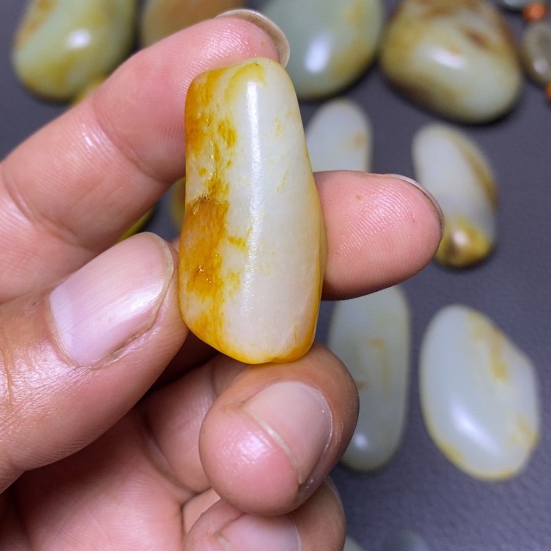 和田玉（糖玉）未镶嵌挂件