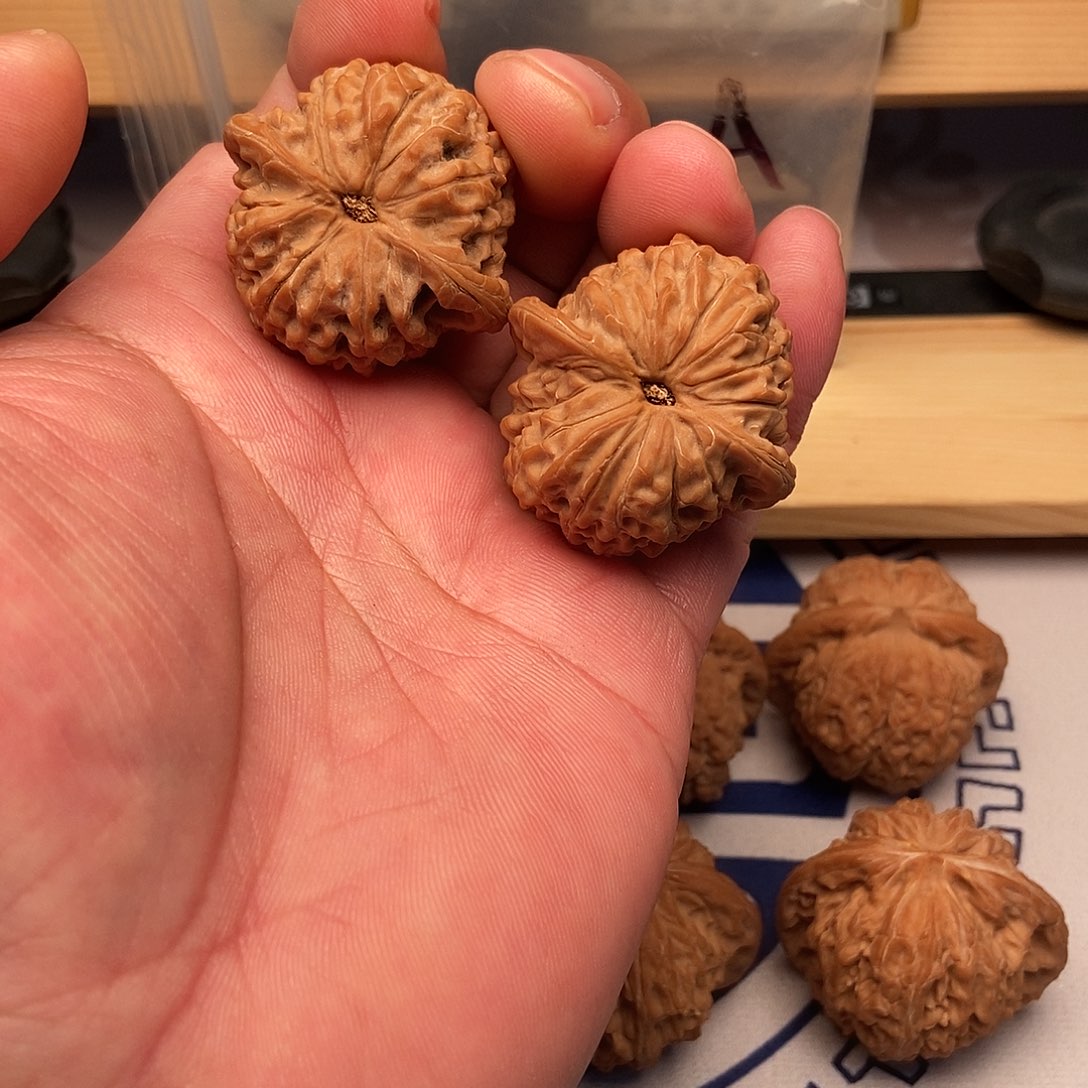 吊坠文玩核桃高*黍血麒麟